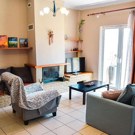 Spacious & Bright Flat With Balcony Lávrion Exterior foto